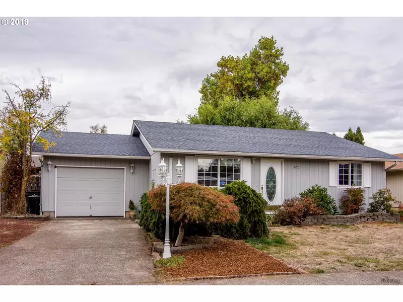 320 F ST, Creswell, OR 97426