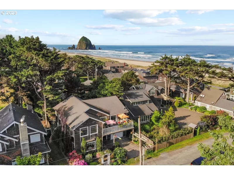 163 W WASHINGTON ST, Cannon Beach, OR 97110