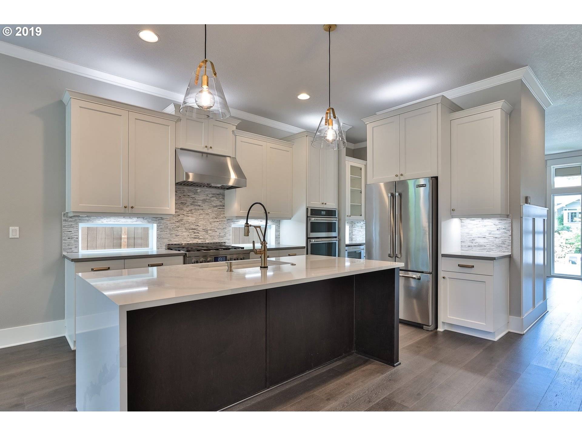 Portland, OR 97232,4015 NE HASSALO ST