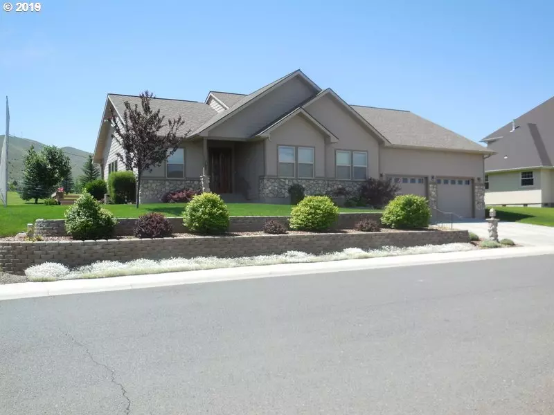 Baker City, OR 97814,795 W FAIRWAY DR