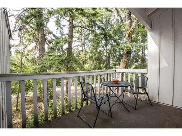 2129 HAWKINS LN, Eugene, OR 97405