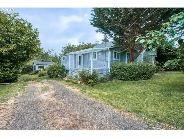 314 4TH AVE, Coos Bay, OR 97420