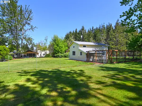 27981 GREEN OAKS DR, Eugene, OR 97402