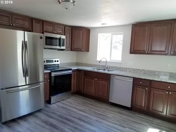 Eugene, OR 97403,4024 E 16TH AVE