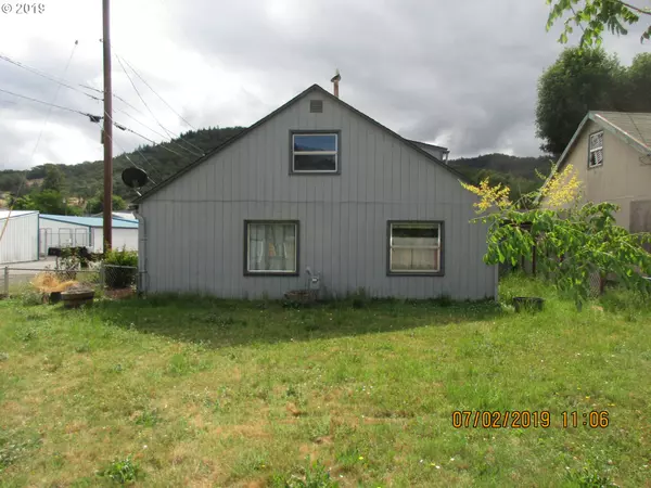 Roseburg, OR 97470,113 CURRIER AVE