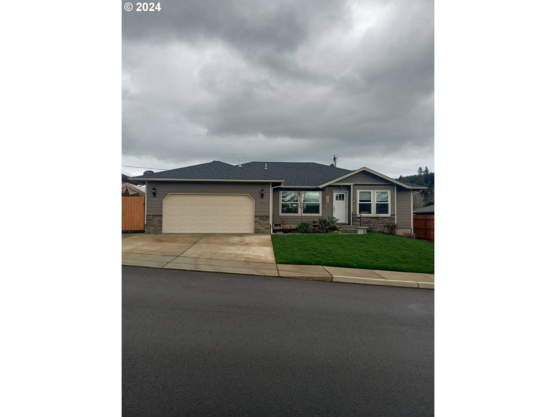 Sutherlin, OR 97479,195 ADDISON AVE