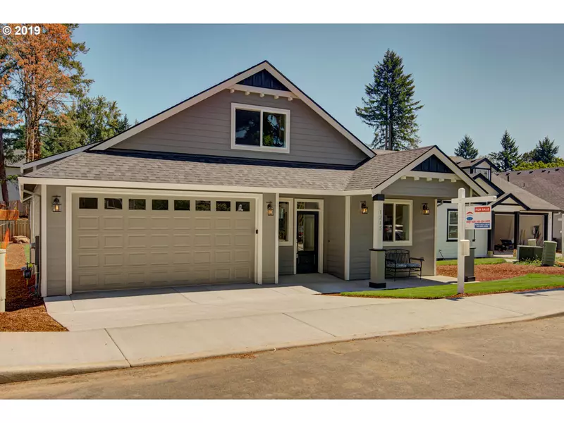 1215 Columbia AVE, Gladstone, OR 97027