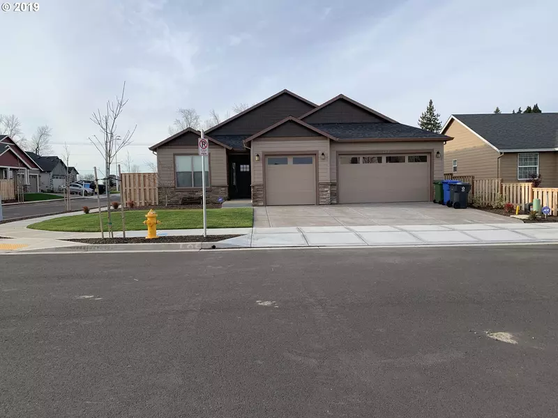 1217 Autumn BLVD, Woodburn, OR 97071