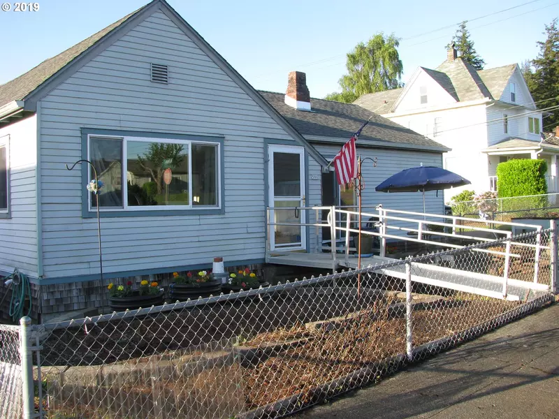 596 E 11TH ST, Coquille, OR 97423