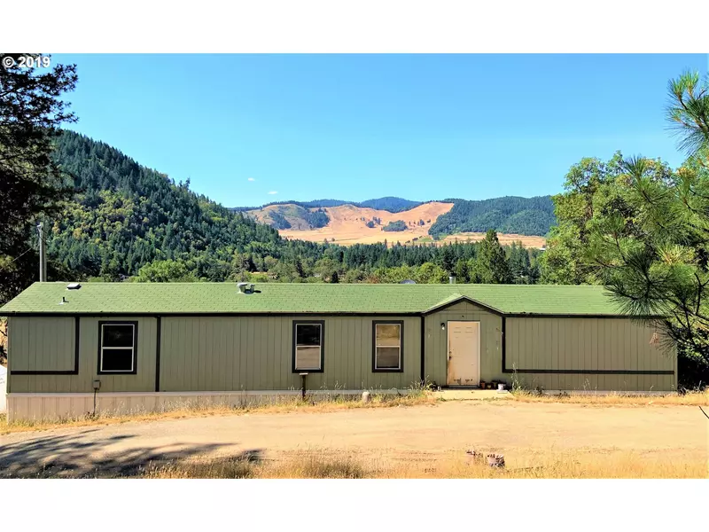 275 RILEY DR, Days Creek, OR 97429