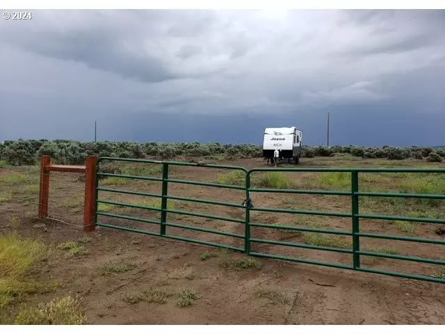 9 Rainbow-Cementary ST, Christmas Valley, OR 97641