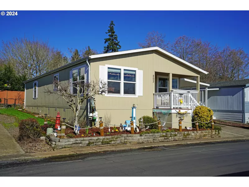 12450 SW FISCHER RD ##203, Portland, OR 97224