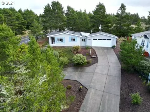 888 WECOMA LOOP, Florence, OR 97439