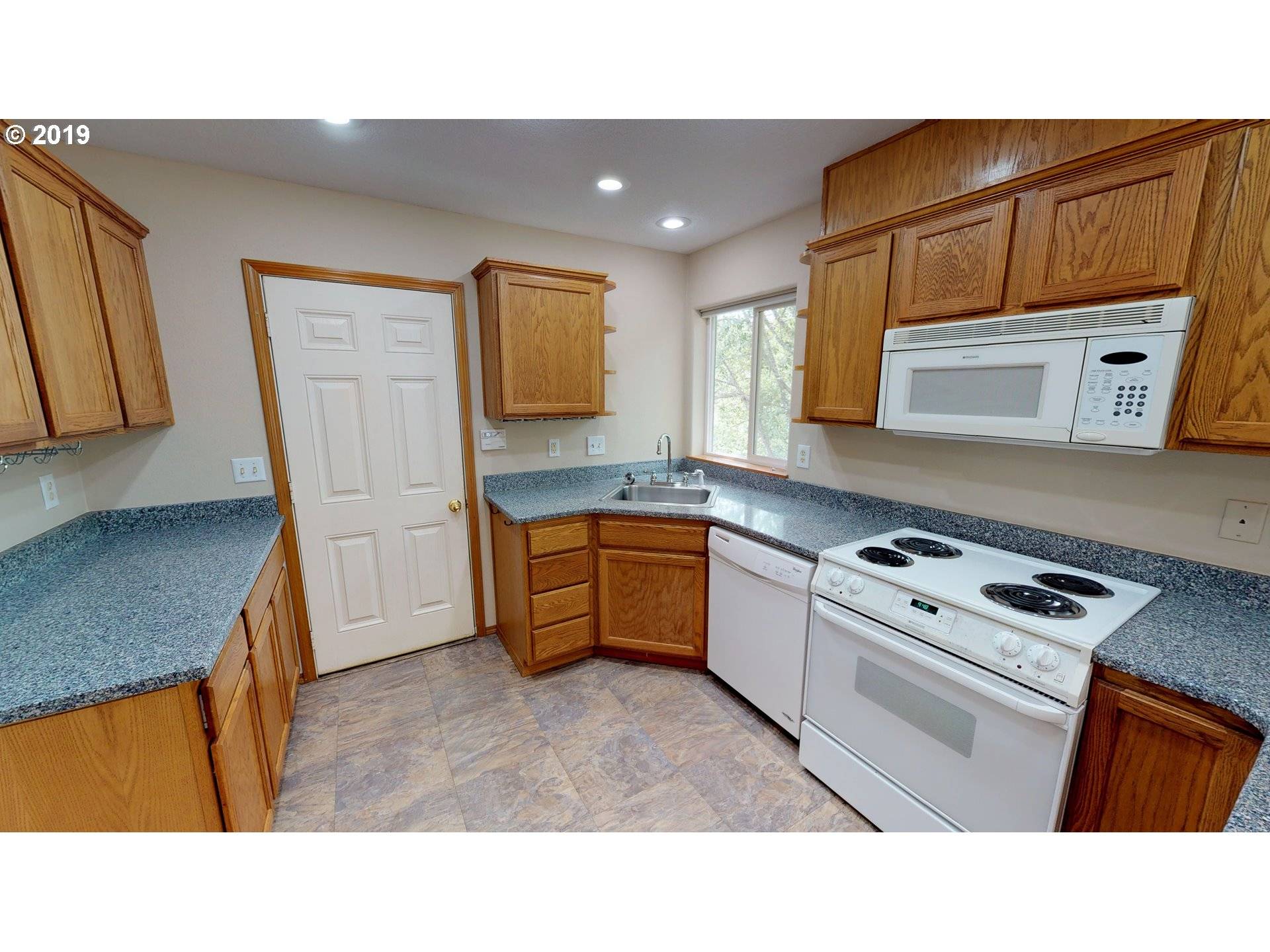 Hillsboro, OR 97124,215 NE 49TH AVE
