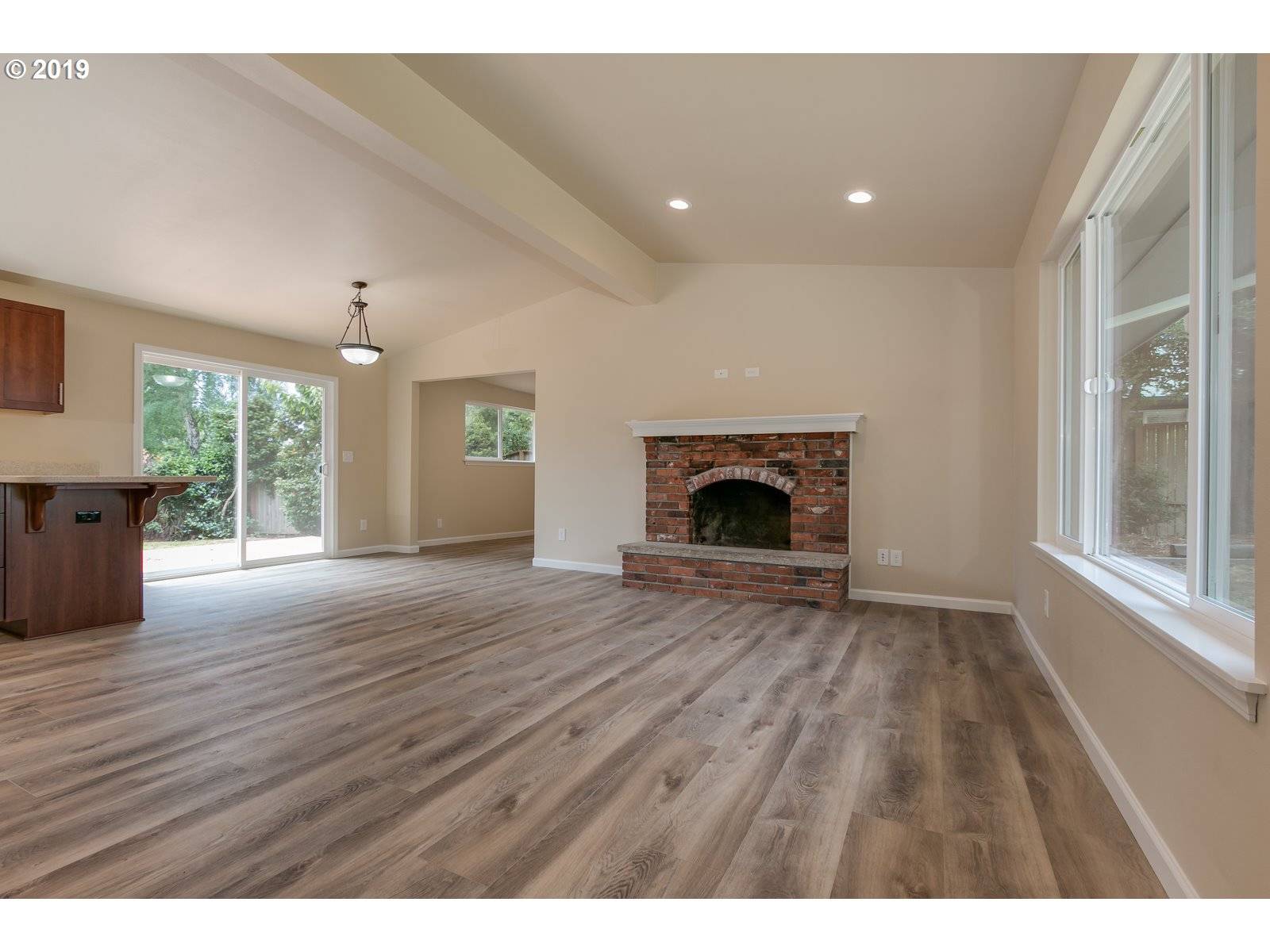 Florence, OR 97439,2212 42ND ST