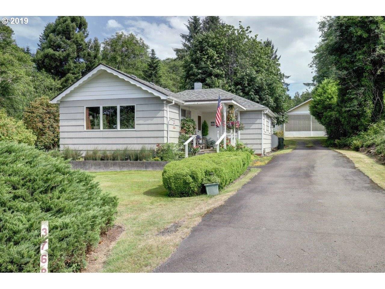 37685 Parker LN, Astoria, OR 97103