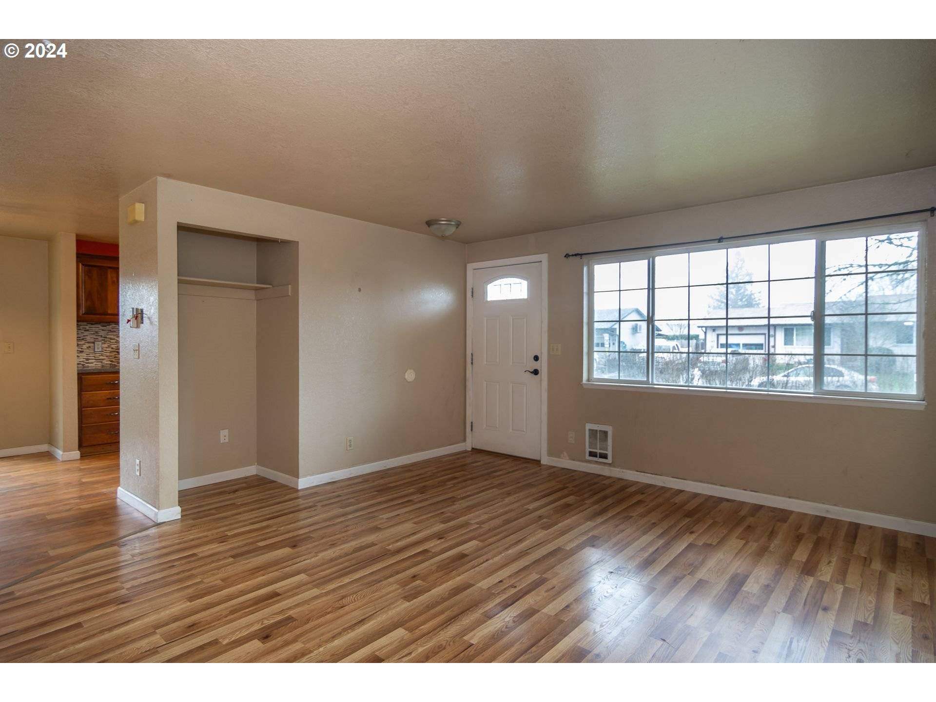 Roseburg, OR 97471,108 COLUMBIA LOOP RD