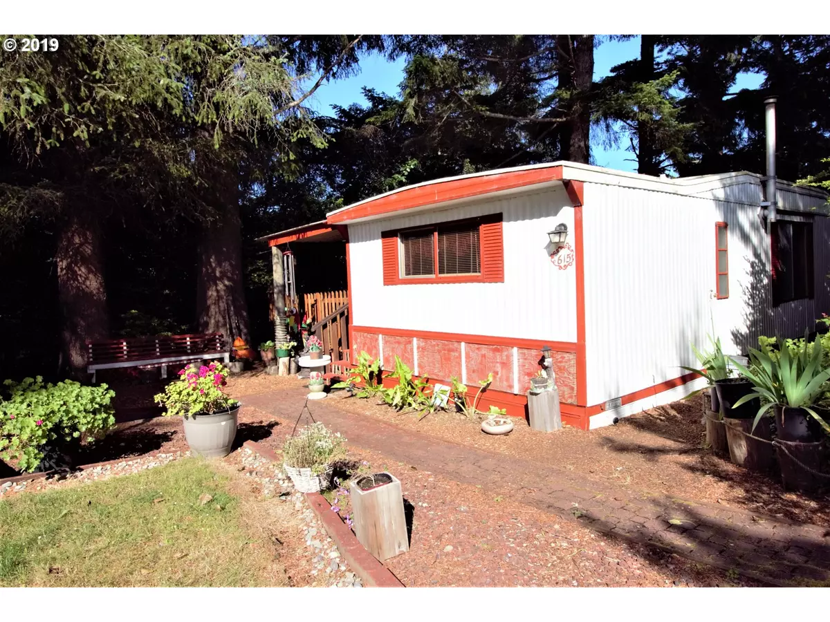 Coos Bay, OR 97420,615 VILLAGE PINES AVE