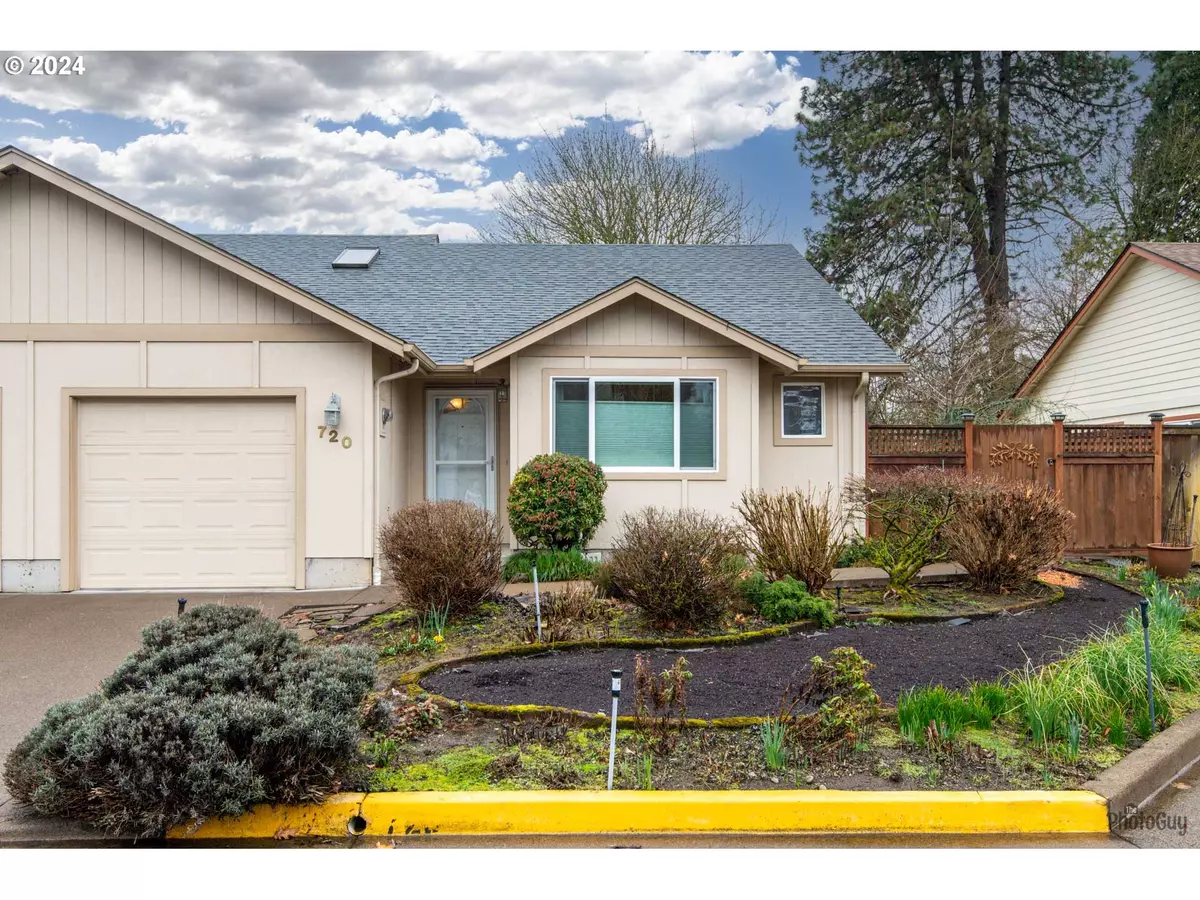 Eugene, OR 97402,720 RED CEDAR CT