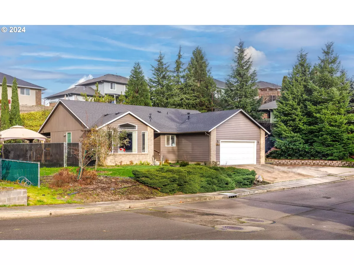 Roseburg, OR 97471,2390 NW GLENMAR DR