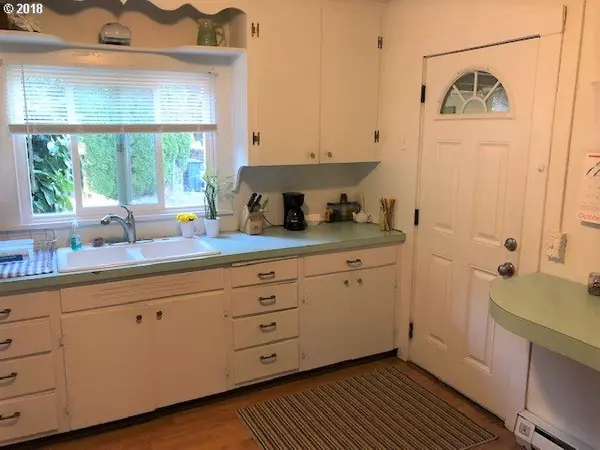 Eugene, OR 97404,385 DELAY DR