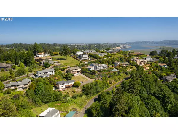 Coos Bay, OR 97420,605 N 4TH CT