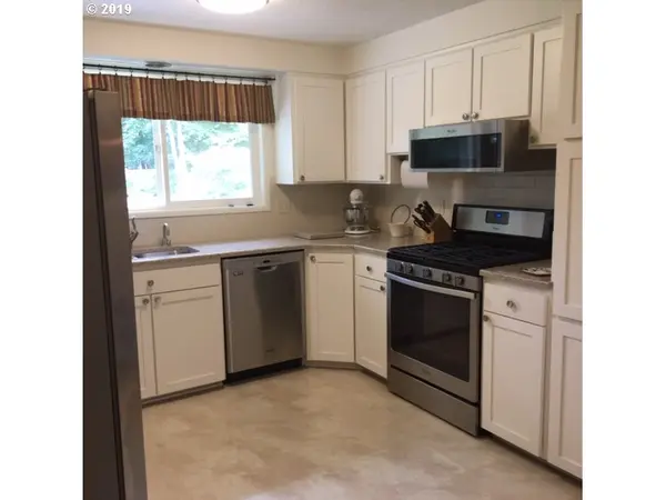 Eugene, OR 97404,3272 CROCKER RD