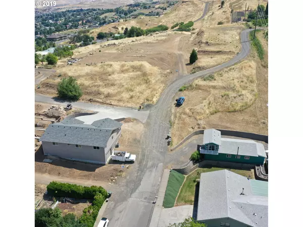 The Dalles, OR 97058,1637 E 21st ST