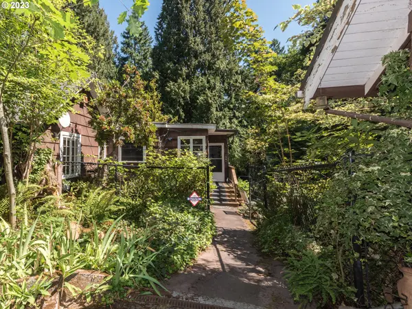 2440 SE REGNER RD, Gresham, OR 97080