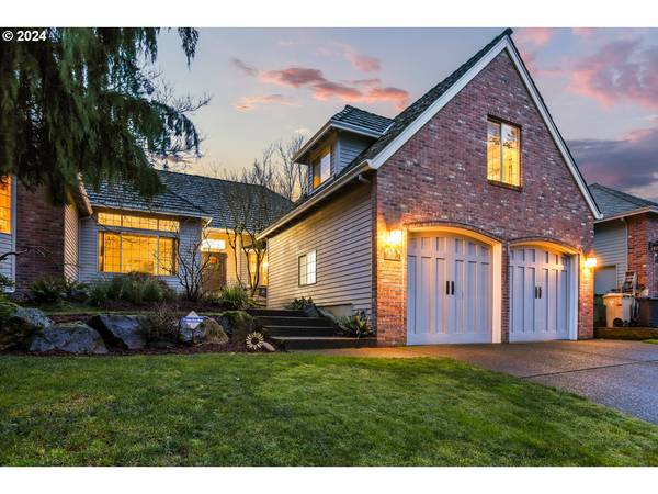 22010 SW TAYLORS DR, Tualatin, OR 97062