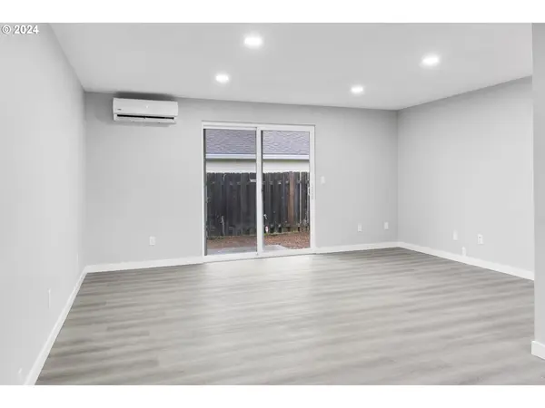 13647 GAFFNEY LN #19, Oregon City, OR 97045