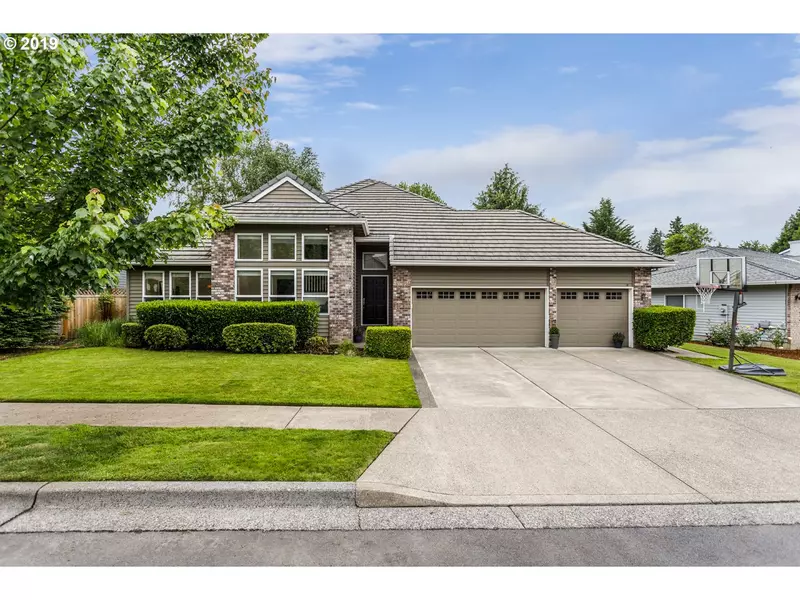 2130 RIVER HEIGHTS CIR, West Linn, OR 97068