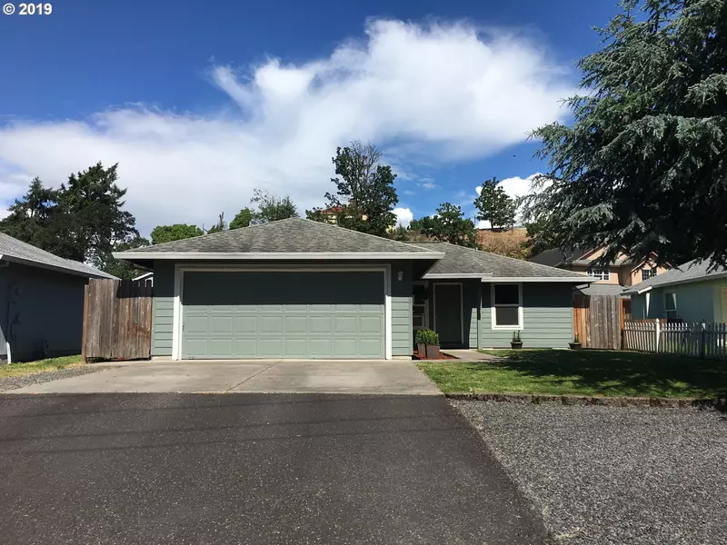 286 S 4TH ST, St Helens, OR 97051