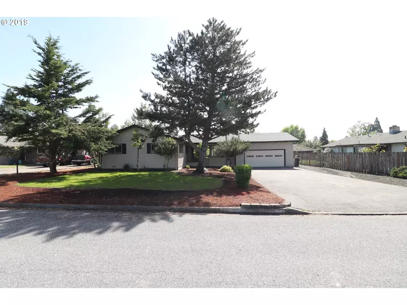 1675 NW APACHE DR, Roseburg, OR 97471