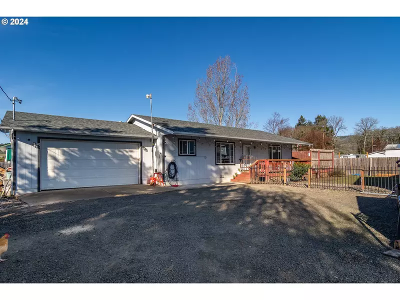 1958 AUSTIN RD, Roseburg, OR 97471