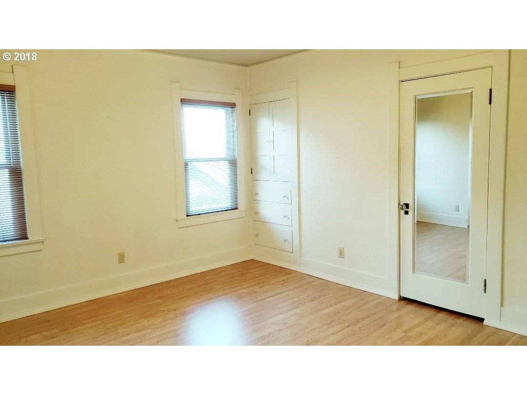 Roseburg, OR 97470,1227 SE LANE AVE