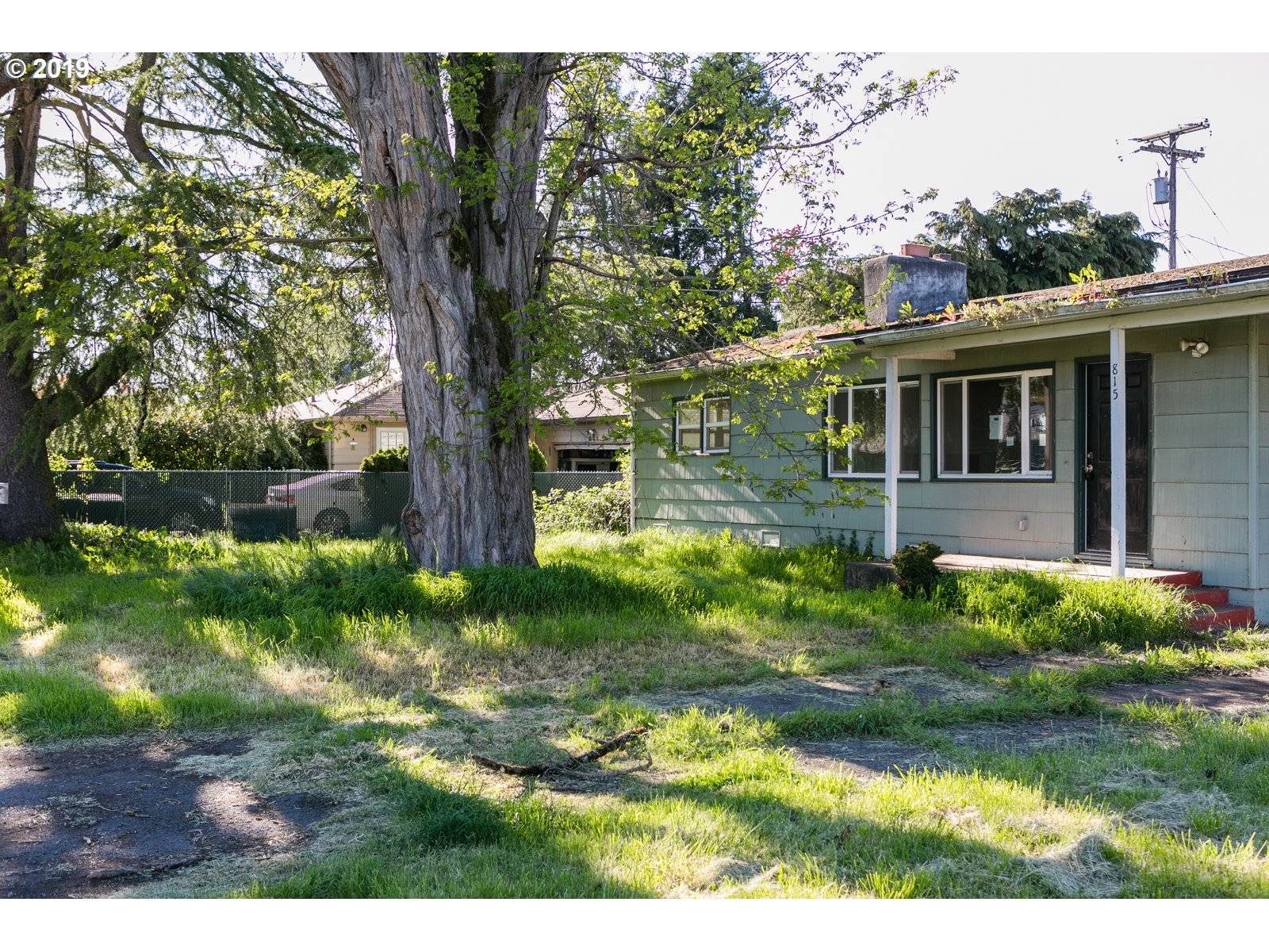 Eugene, OR 97404,815 ELM DR