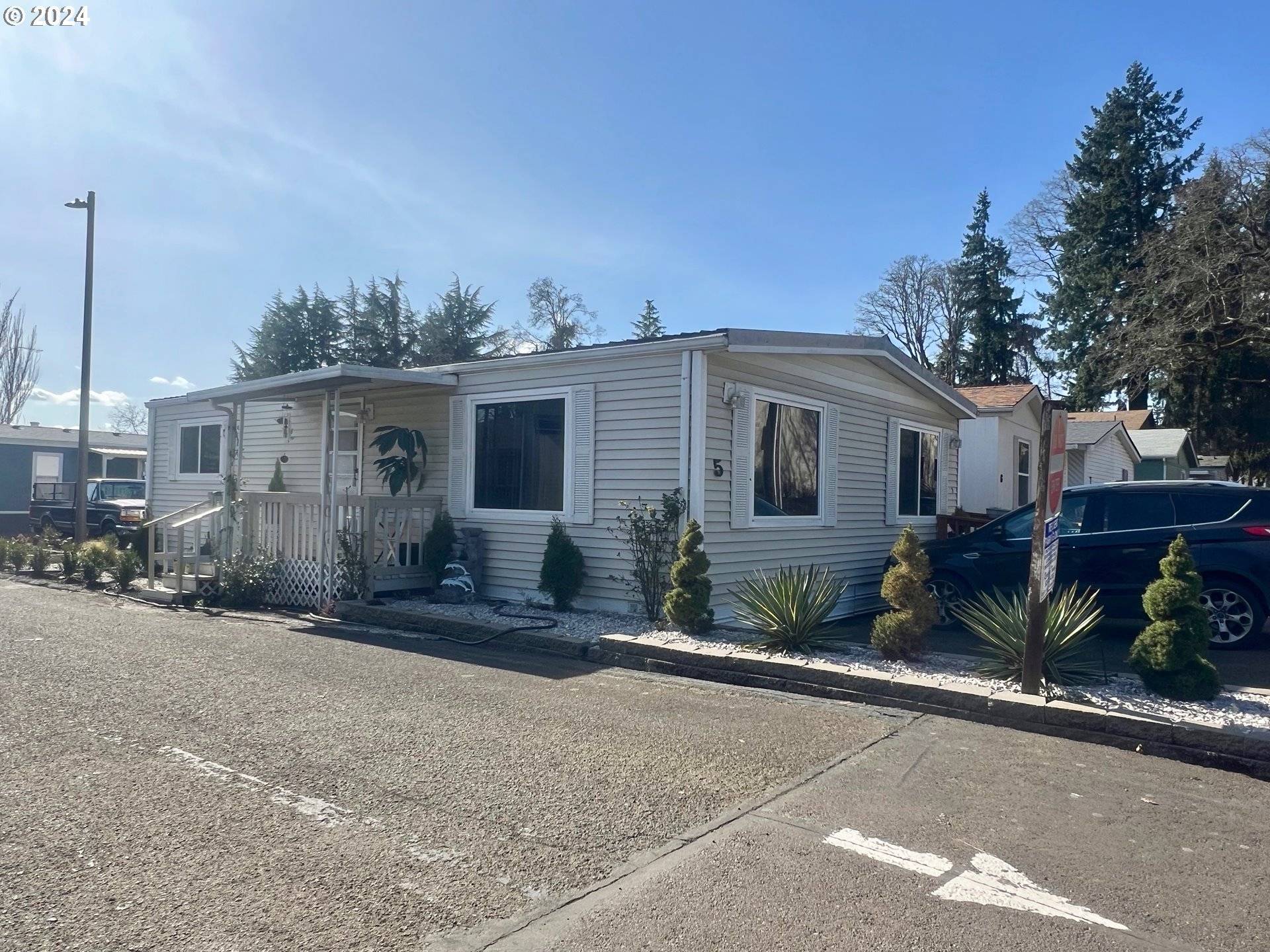 Milwaukie, OR 97267,3200 SE SILVER LEAF LN #5