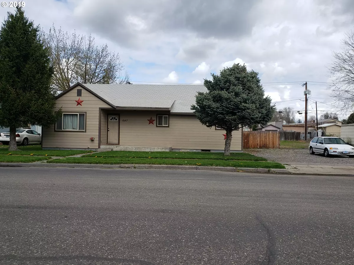 Hermiston, OR 97838,647 E HURLBURT AVE