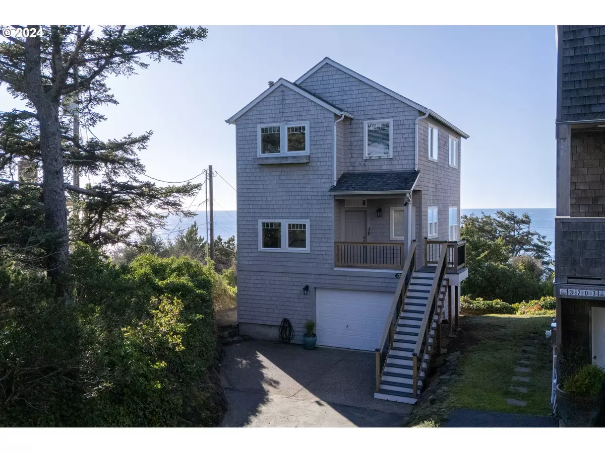 Lincoln City, OR 97367,637 SW 37TH PL