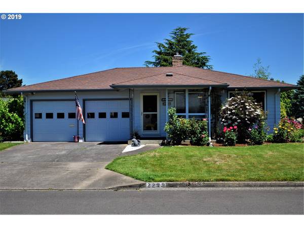 2299 COUNTRY CLUB TER, Woodburn, OR 97071