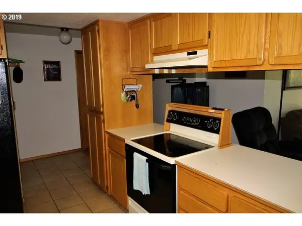 5258 SUGARPINE CIR, Eugene, OR 97402