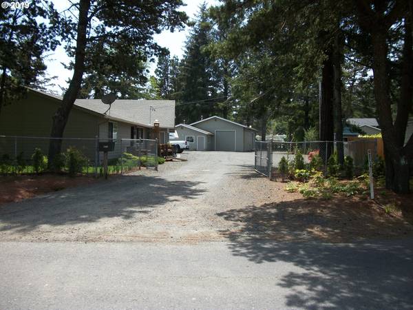 90714 HOLLYWOOD LN, Coos Bay, OR 97420