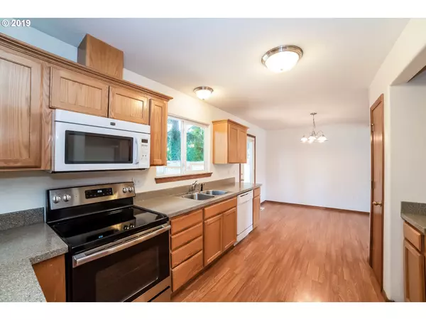 Portland, OR 97236,13851 SE MARTINS ST