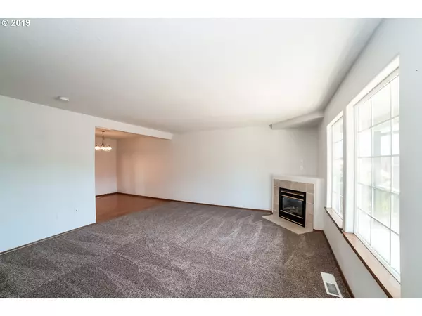 Portland, OR 97236,13851 SE MARTINS ST