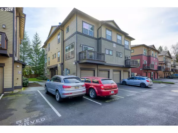 22852 SW FOREST CREEK DR #202, Sherwood, OR 97140