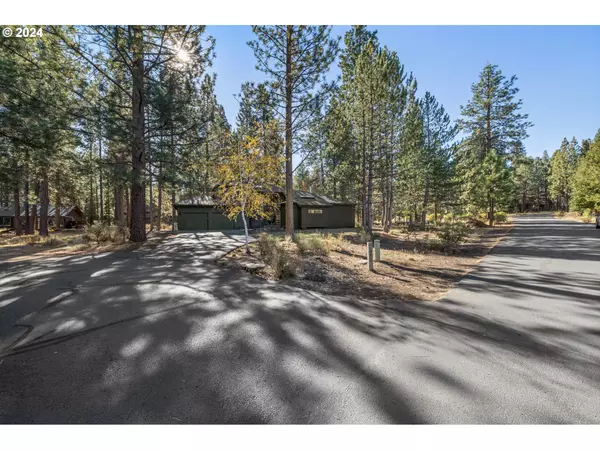 Bend, OR 97702,19477 SUNSHINE WAY