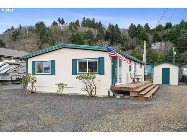 624 S DOLPHIN ST, Rockaway Beach, OR 97136