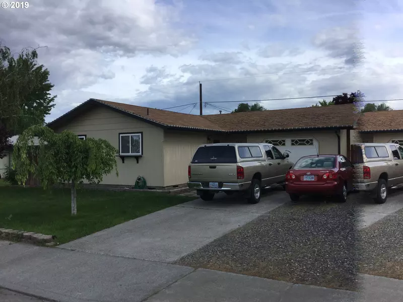 560 E CATHERINE AVE, Hermiston, OR 97838