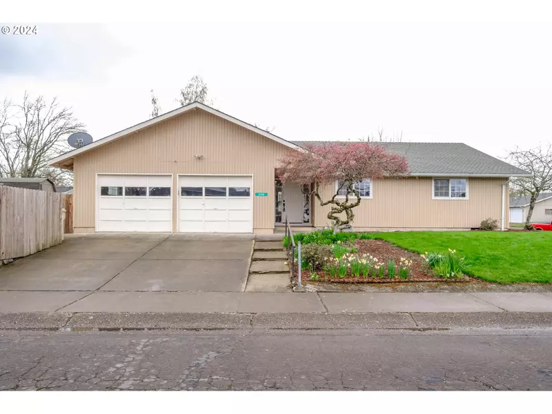 2124 29TH AVE, Albany, OR 97322